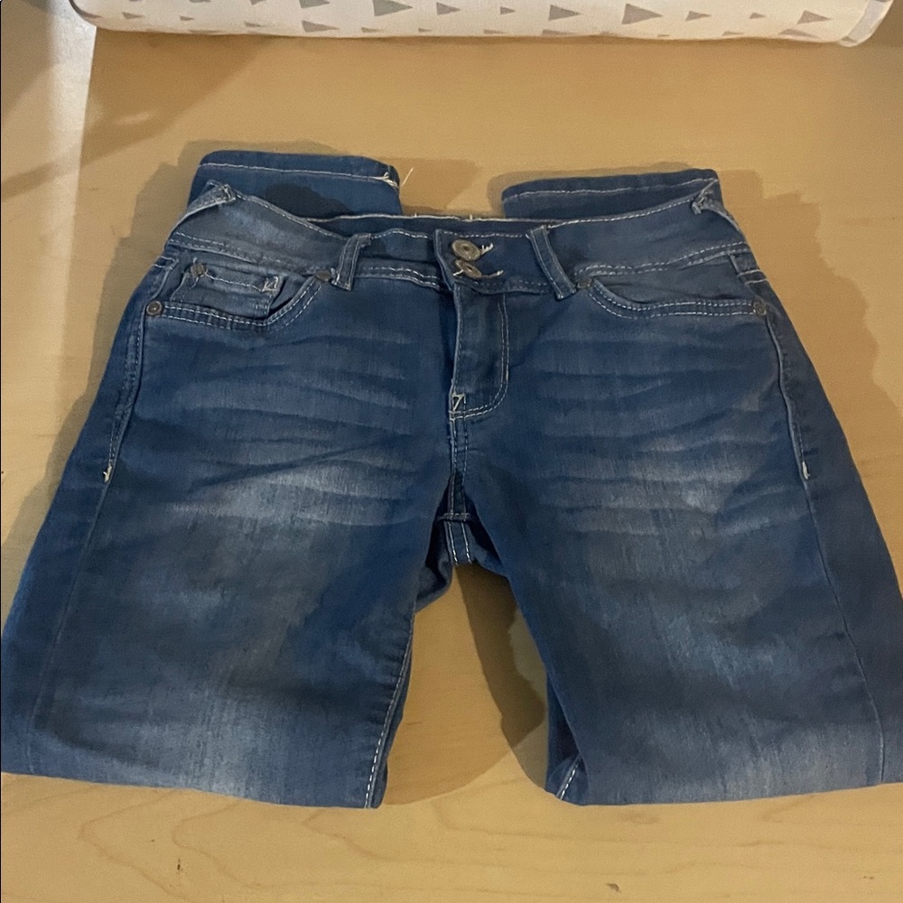 Wallflower Blue Denim jeans. Stylish back pockets.